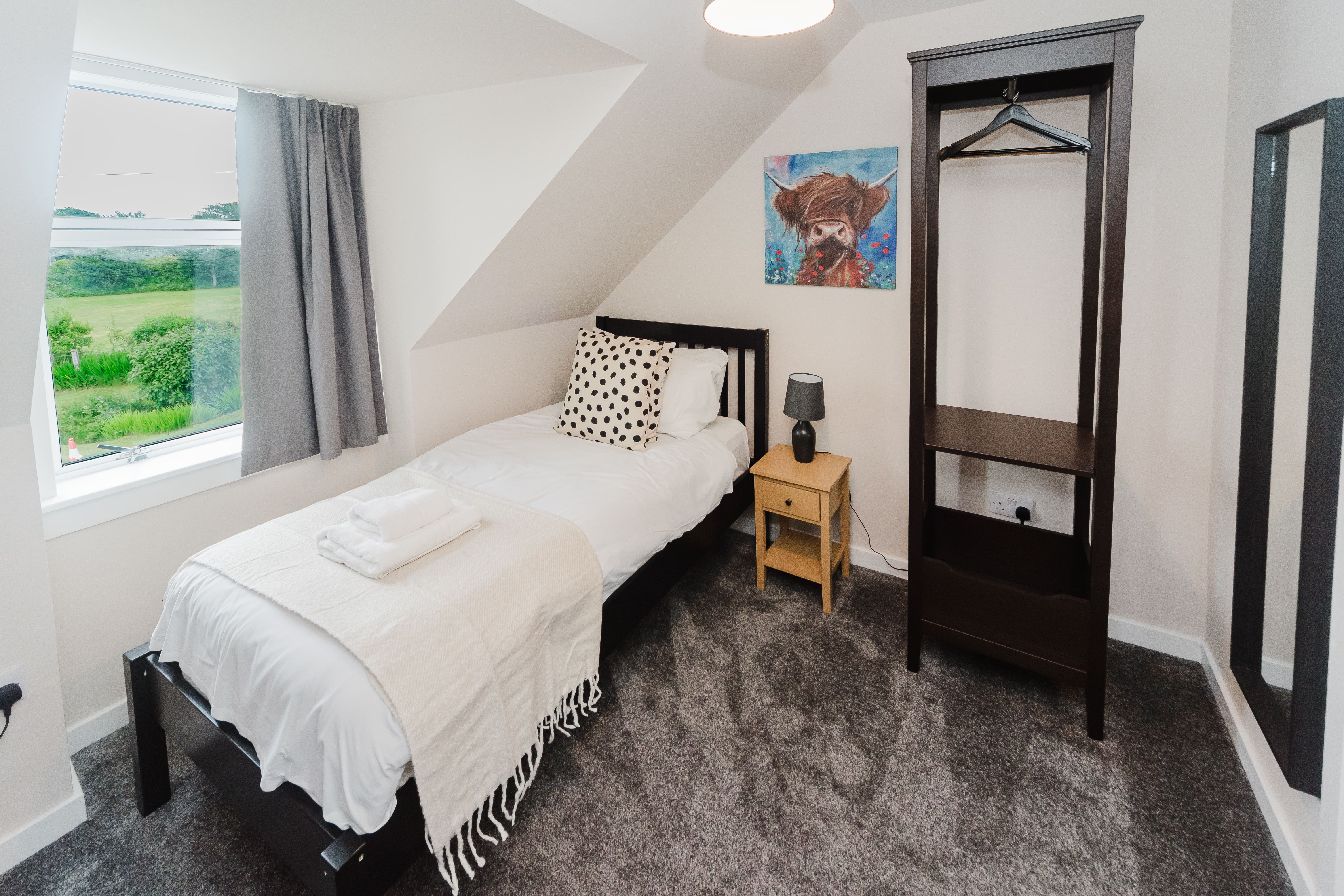 Twin bedroom